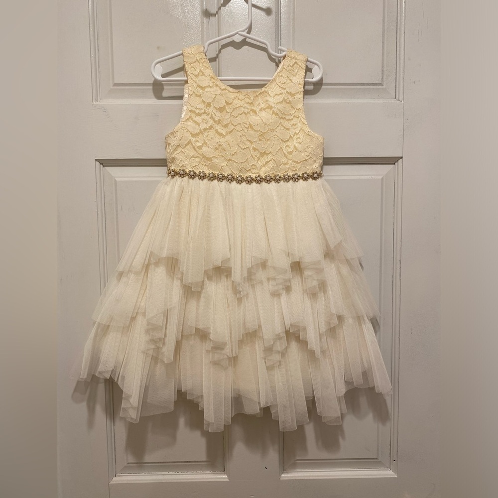 Gold A-Line Scoop Neck Formal Dress